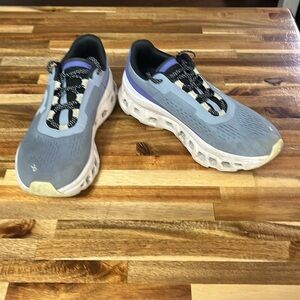 On Cloud Monster women’s size 9 shoes